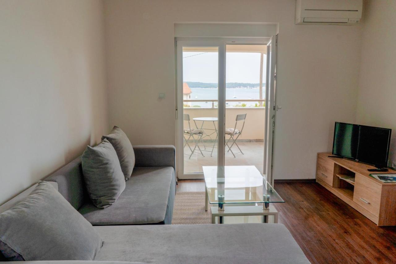 Villa Livi - Luxury Sea View Appartments Medulin Exterior photo